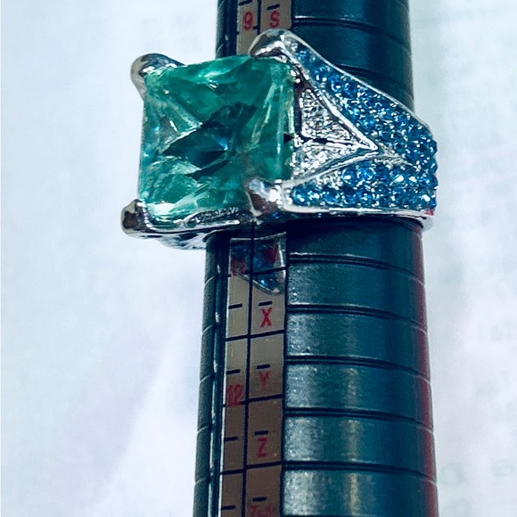 Ring Sz10 Silver with Green and Blue Gemstones along with white topaz sparkle - Picture 5 of 5